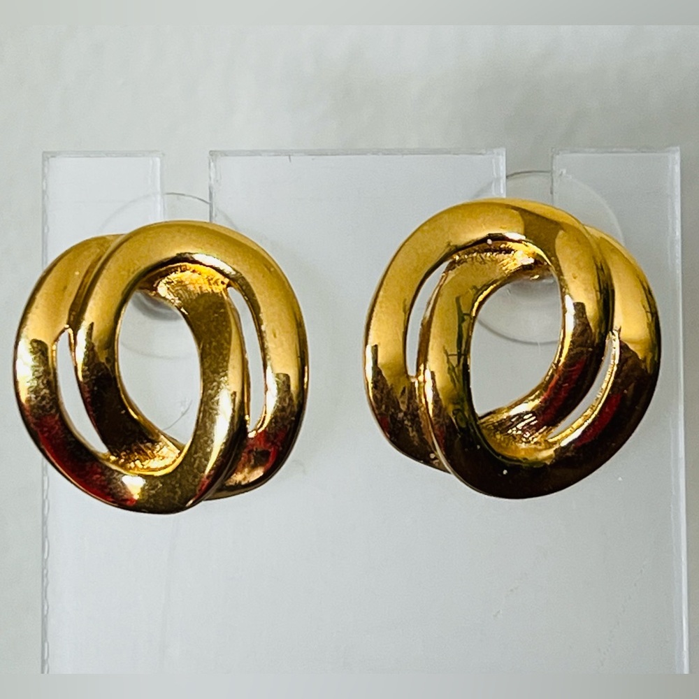 Monet 1980s Infinity Circle Knot pierced earrings EUC